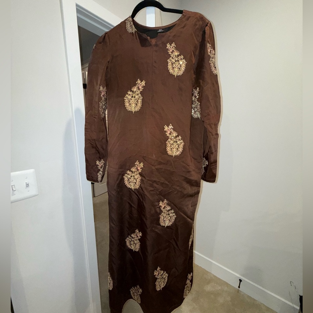 DYOT Raw Silk 3 piece Pakistani Suit - Picture 3 of 5